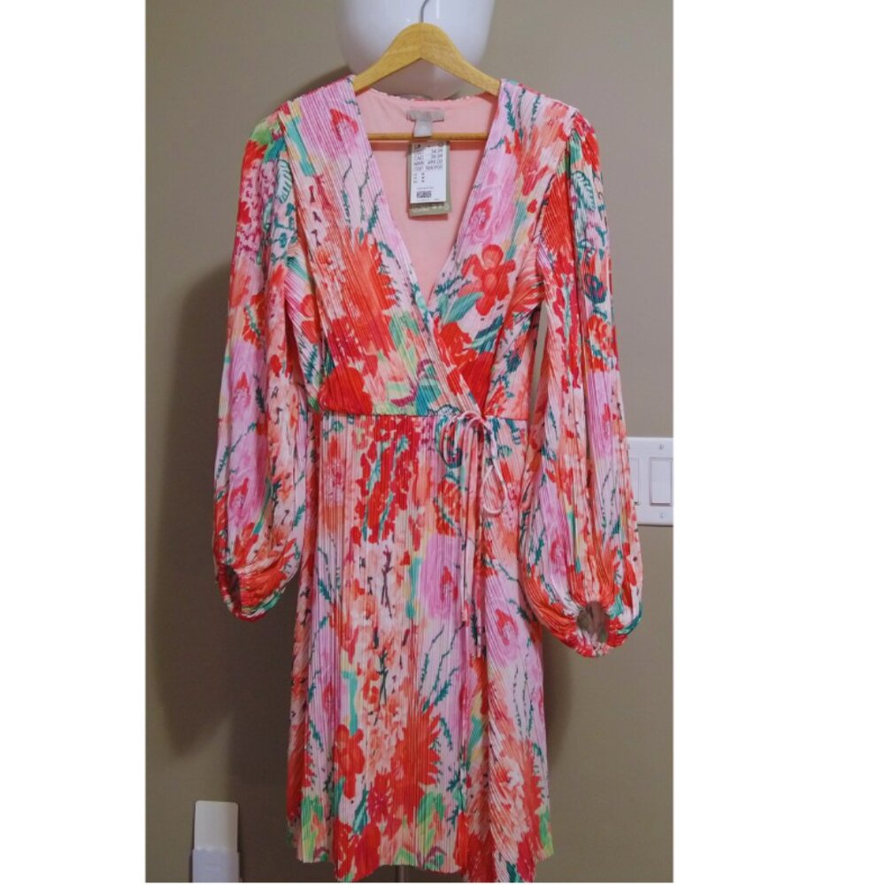 H&M Pleated Wrapover Dress SIZE MEDIUM NEW WITH TAGS: FOR ALL OCCASION